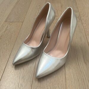 Silver healed pumps